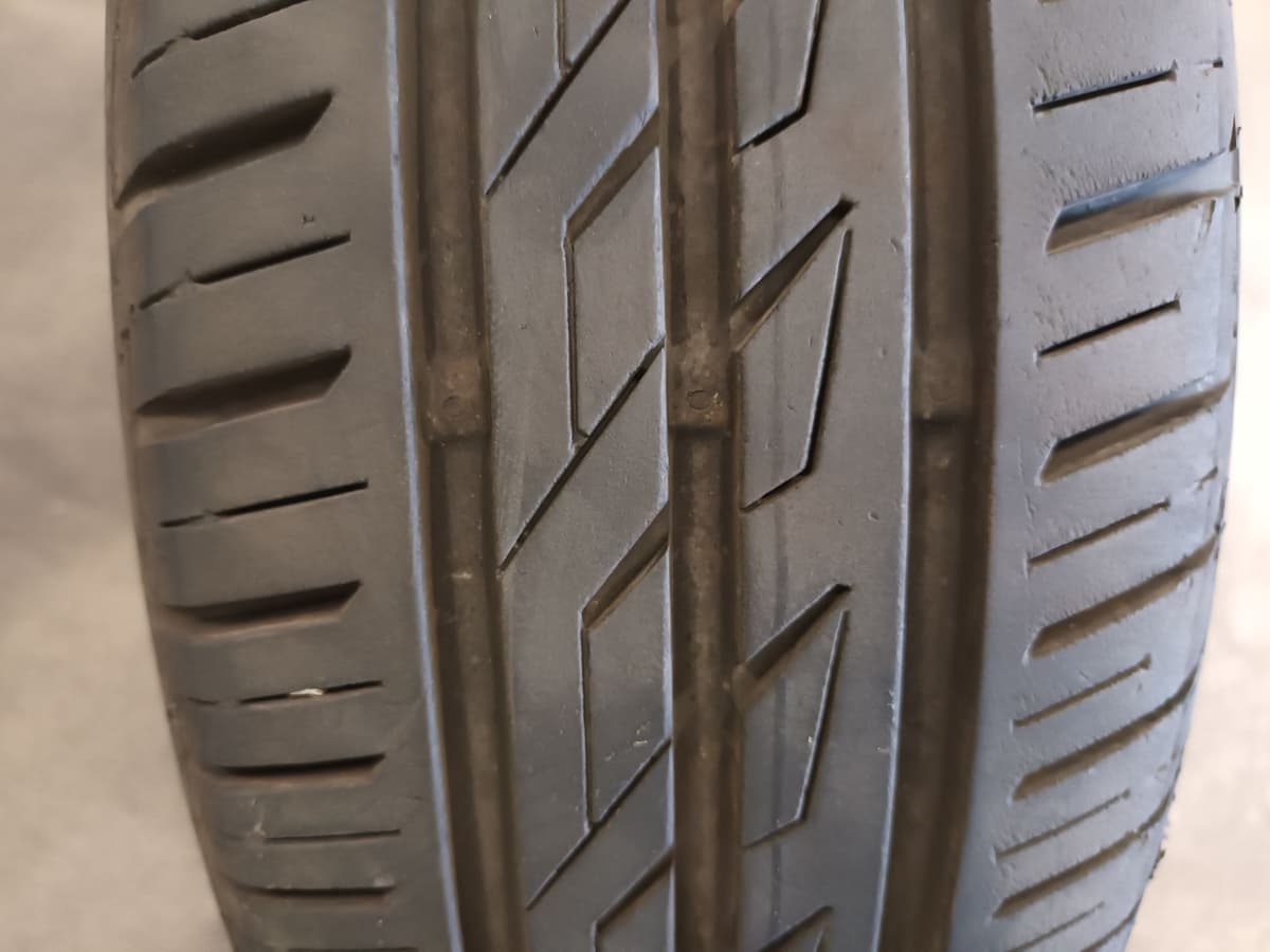 Pneu — PEUGEOT — 206 — PHASE 2 — OE 175/65R14 — occasion garantie 2 ans