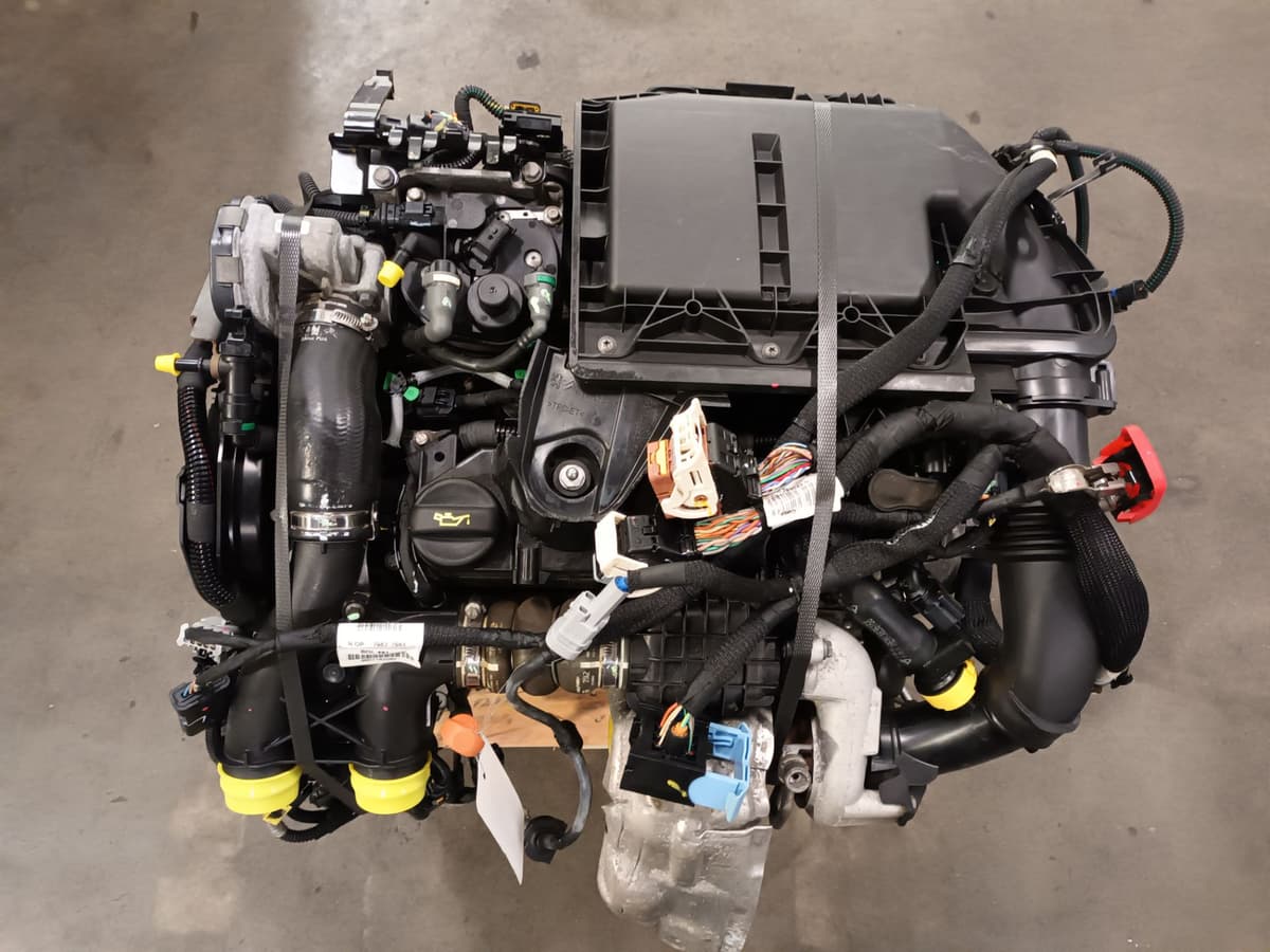 Moteur — PEUGEOT — 208 I — PHASE 1 — OE 0135SW — occasion garantie 2 ans
