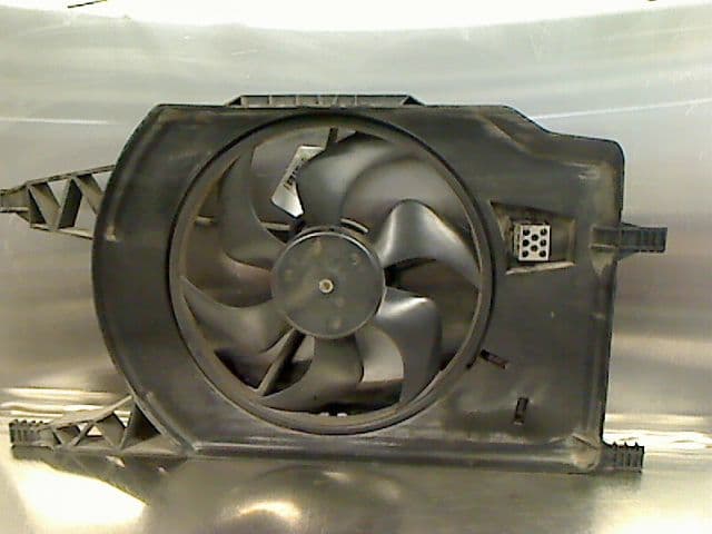 Moteur ventilateur radiateur — RENAULT — LAGUNA — OE 7701067591 — occasion garantie 2 ans