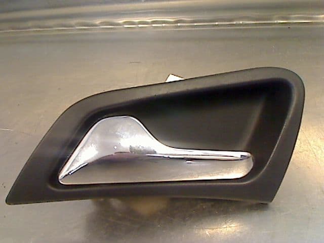 Poignee interieur porte avant gauche — MERCEDES — CLASSE C — PHASE 2 — OE 20376013619051 — occasion garantie 2 ans