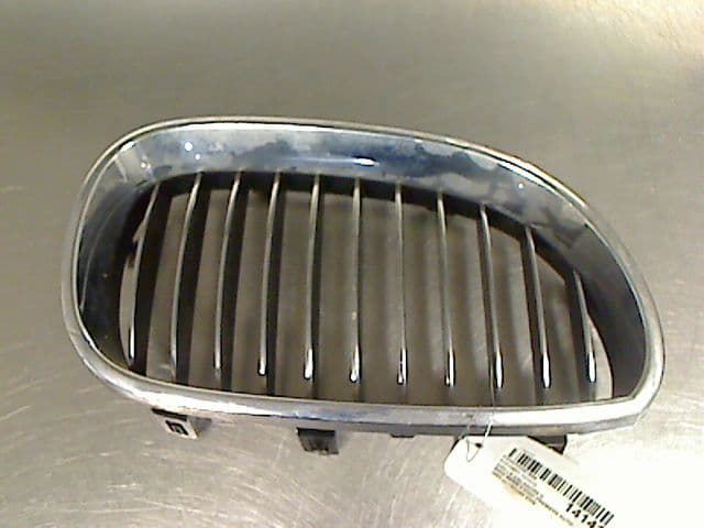 Calandre droit — BMW — SERIE 5 V (E60) — PHASE 2 TOURING — OE 514106003687 — occasion garantie 2 ans