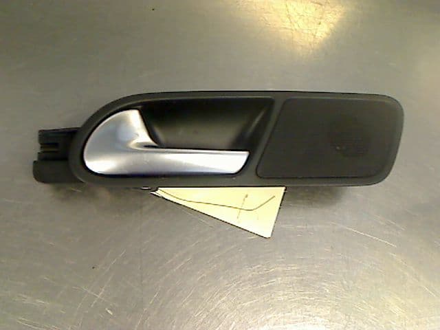 Poignee interieur porte arriere gauche — VOLKSWAGEN — TIGUAN I — PHASE 2 — OE 527214016633 — occasion garantie 2 ans