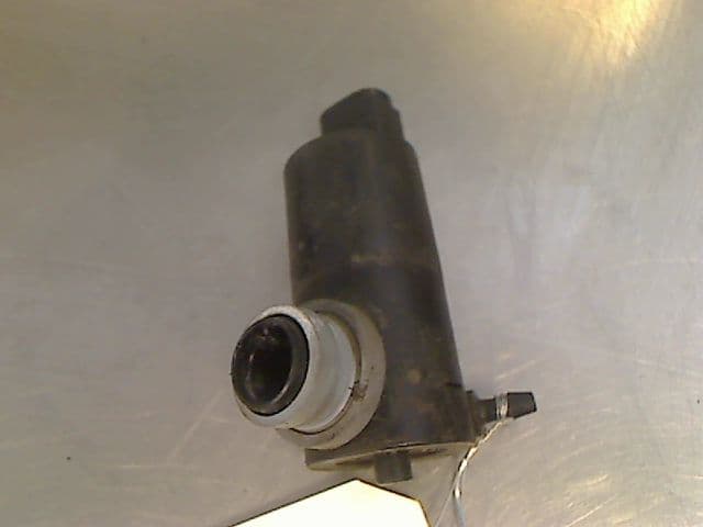 Pompe lave-glace avant — TOYOTA — YARIS II — PHASE 1 — OE 813102021971 — occasion garantie 2 ans