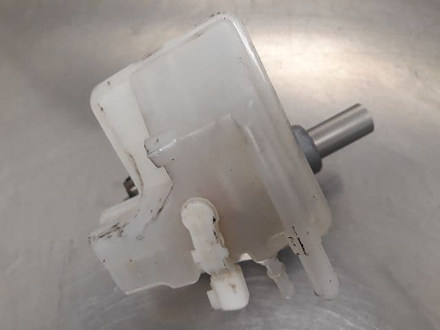 Maitre cylindre frein — MAZDA — 5 — PHASE 1 — OE 333503028643 — occasion garantie 2 ans