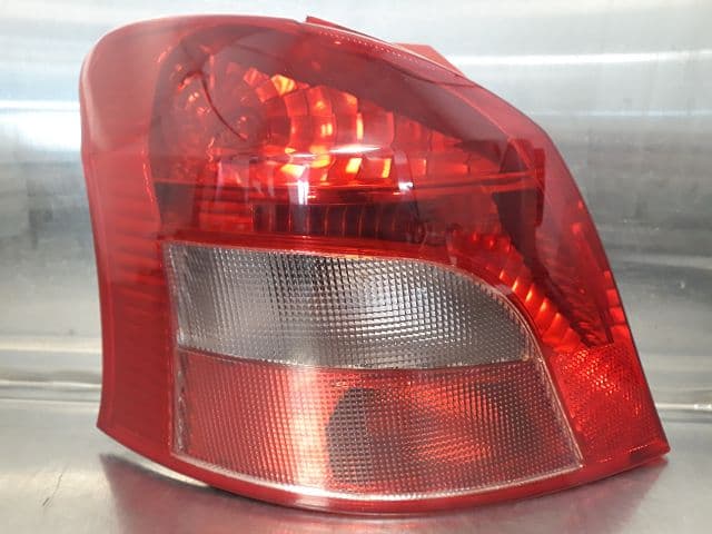 Feu arriere gauche — TOYOTA — YARIS II — PHASE 1 — OE 809009009916 — occasion garantie 2 ans