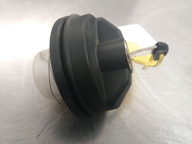Bouchon reservoir a carburant — CHRYSLER — 300C — PHASE 2 — OE 5278632AG — occasion garantie 2 ans