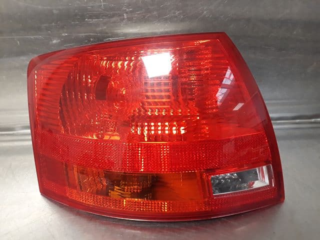 Feu arriere gauche — AUDI — A4 — PHASE 2 — OE 8E9945095E — occasion garantie 2 ans