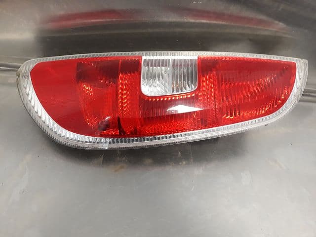 Feu arriere droit — SKODA — ROOMSTER — PHASE 1 — OE 809008015600 — occasion garantie 2 ans