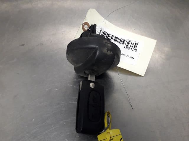 Bouchon reservoir a carburant — PEUGEOT — 307 — PHASE 2 SW — OE 1508K6 — occasion garantie 2 ans