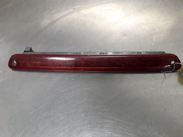 3eme feu stop supplementaire — MERCEDES — SPRINTER — PHASE 1 — OE 9068200456 — occasion garantie 2 ans