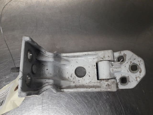 Charniere inferieur porte battante arriere gauche — RENAULT — MASTER — PHASE 1 — OE 536601157290 — occasion garantie 2 ans