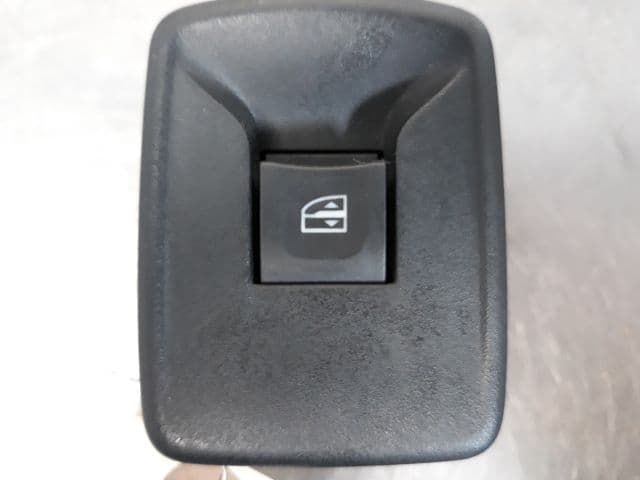 Commande leve-glace porte avant droit — RENAULT — KANGOO II — PHASE 2 — OE 527108109483 — occasion garantie 2 ans