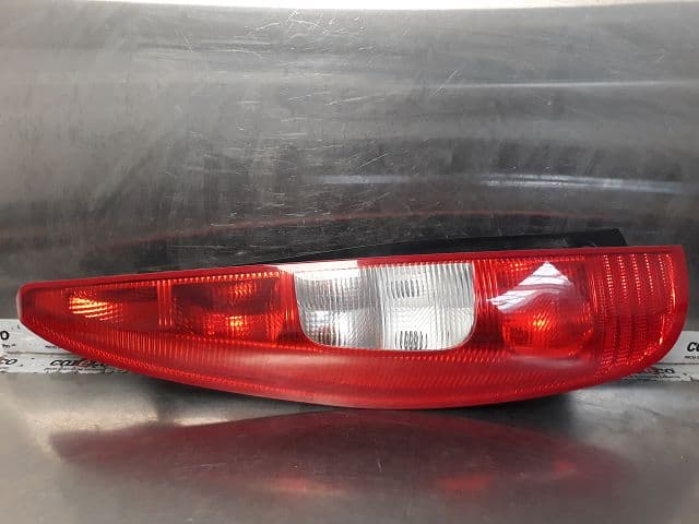 Feu arriere gauche — MITSUBISHI — COLT — PHASE 1 — OE 8330A327 — occasion garantie 2 ans