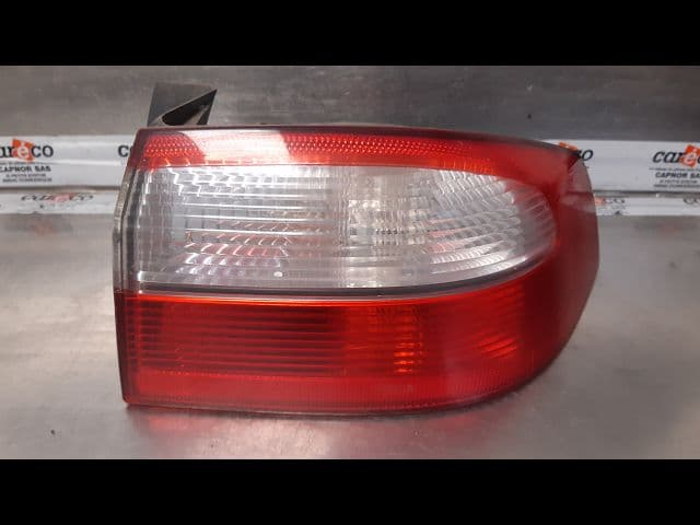 Feu arriere droit — RENAULT — LAGUNA — PHASE 1 — OE 8200002474 — occasion garantie 2 ans