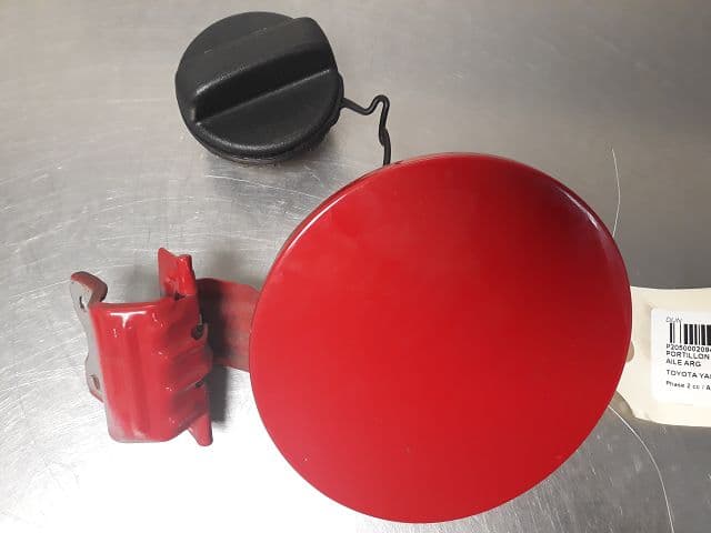 Portillon carburant aile arriere gauche — TOYOTA — YARIS — PHASE 2 — OE 527818022096 — occasion garantie 2 ans