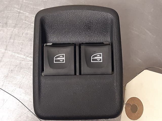 Commande leve-glace porte avant gauche — DACIA — SANDERO II — PHASE 2 — OE 254116484R — occasion garantie 2 ans