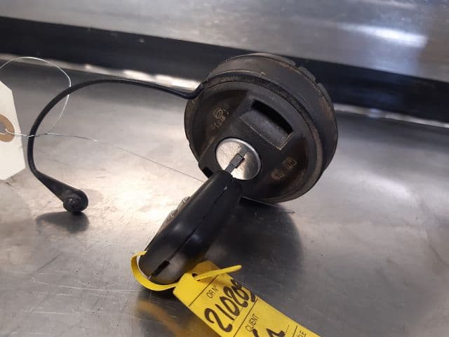 Bouchon reservoir a carburant — CITROEN — C1 I — PHASE 2 — OE 1608748880 — occasion garantie 2 ans