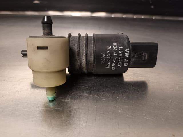 Pompe lave-glace avant — VOLKSWAGEN — GOLF IV — PHASE 1 — OE 1K6955651 — occasion garantie 2 ans