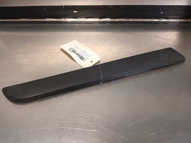 Baguette aile arriere droit — VOLKSWAGEN — SCIROCCO III — PHASE 1 — OE 1K88549329B9 — occasion garantie 2 ans