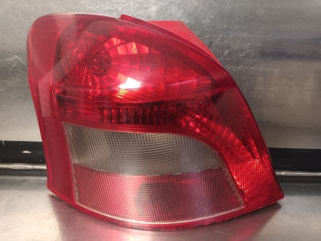 Feu arriere gauche — TOYOTA — YARIS II — PHASE 1 — OE 809009009916 — occasion garantie 2 ans