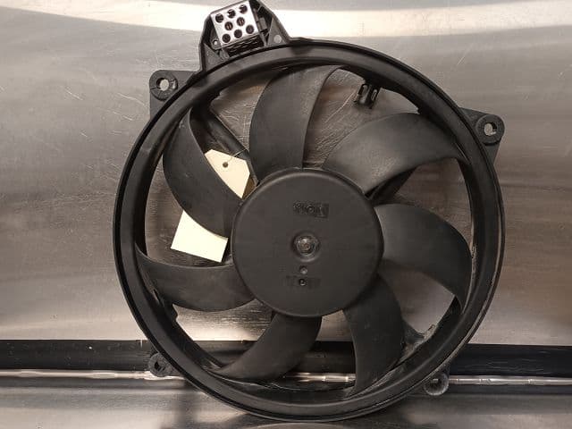 Moteur ventilateur radiateur — RENAULT — MEGANE III — PHASE 1 CC — OE 214810898R — occasion garantie 2 ans