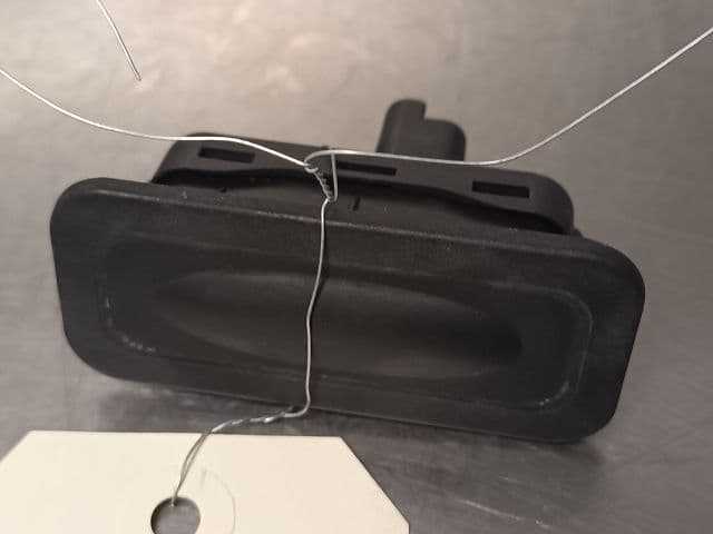 Poignee exterieur hayon — RENAULT — CAPTUR — PHASE 1 — OE 8200076256 — occasion garantie 2 ans