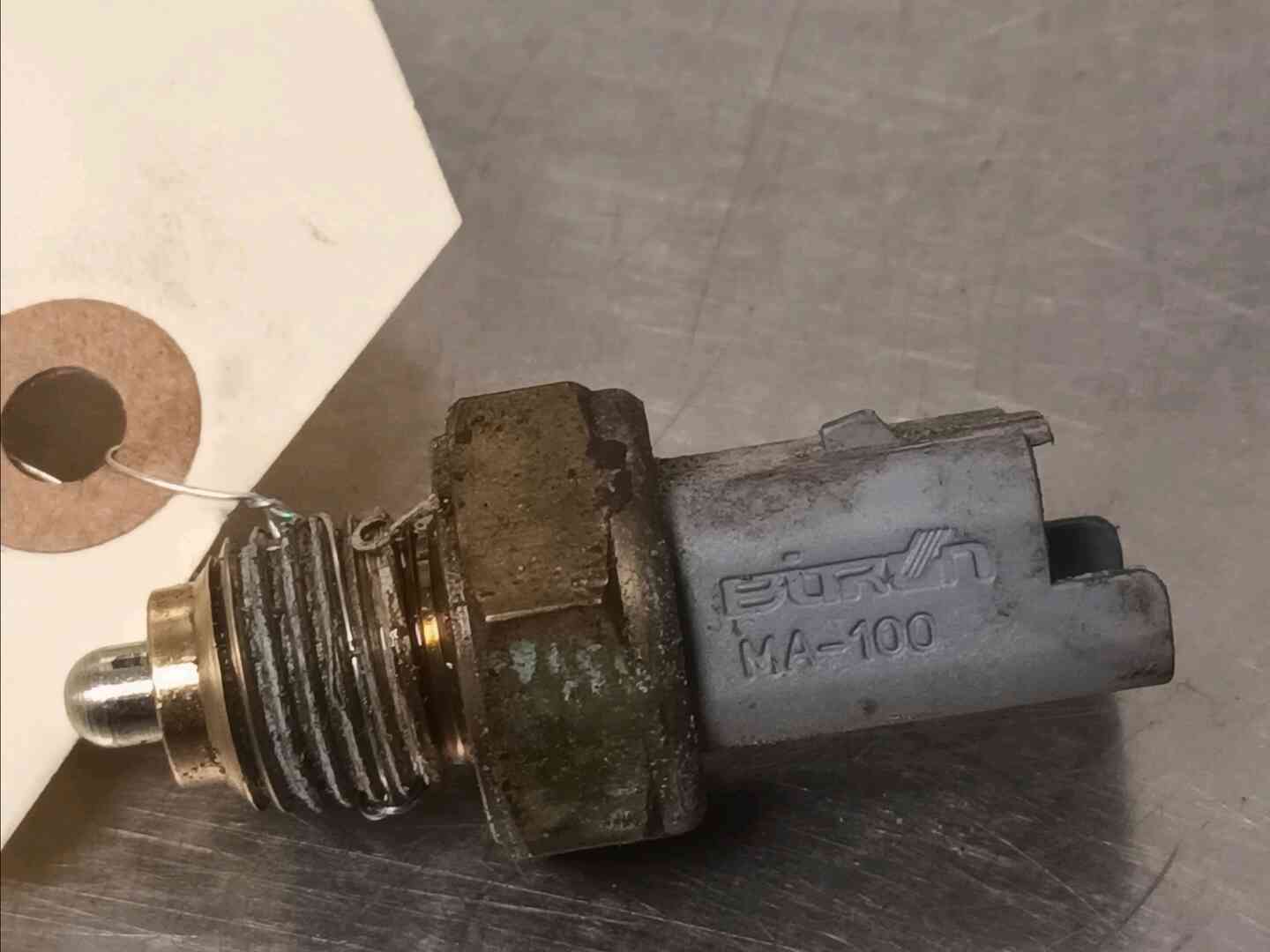 Contacteur feu de recul — PEUGEOT — 307 — PHASE 1 — OE 225759 — occasion garantie 2 ans