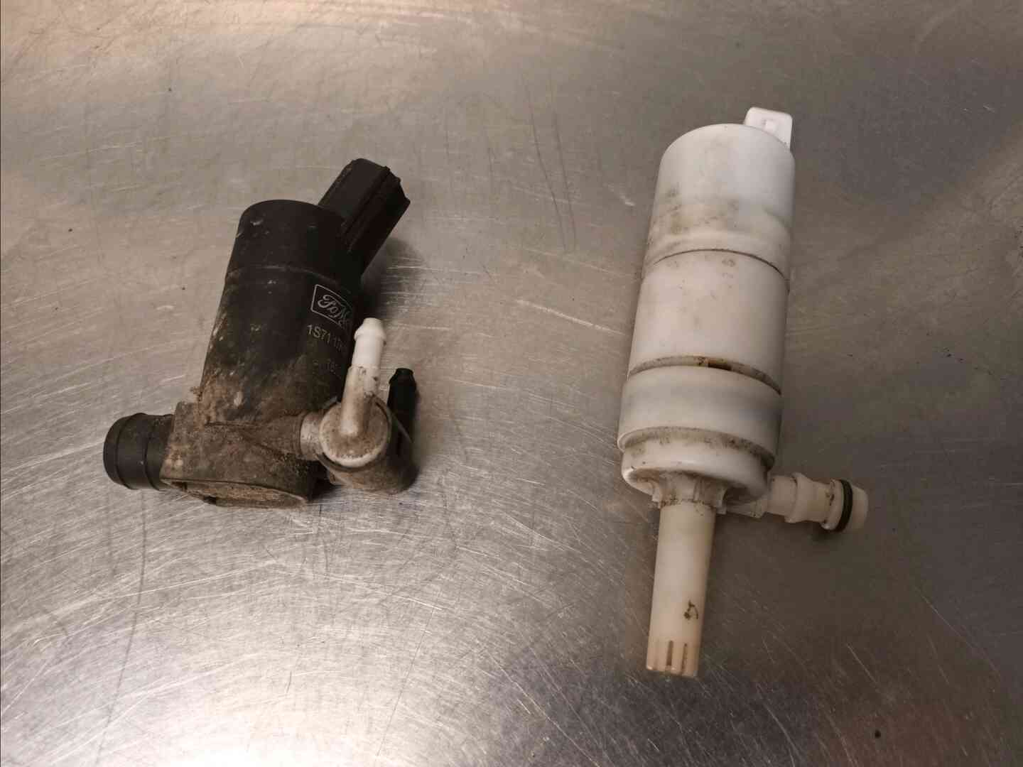 Pompe lave-glace avant — VOLVO — XC90 I — PHASE 1 — OE 31349228 — occasion garantie 2 ans