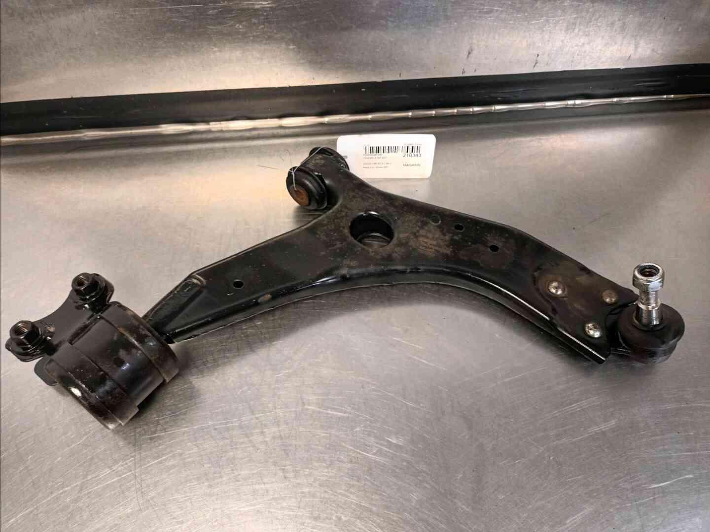 Triangle inferieur avant droit — VOLVO — V50 — PHASE 2 — OE 31277462 — occasion garantie 2 ans