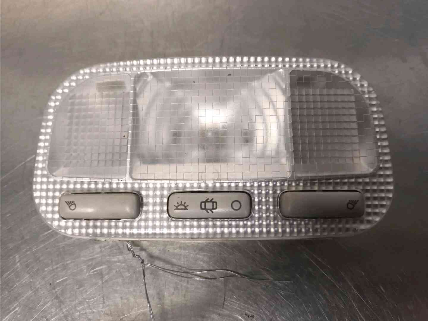 Plafonnier — PEUGEOT — 207 — PHASE 1 — OE 6362Q2 — occasion garantie 2 ans