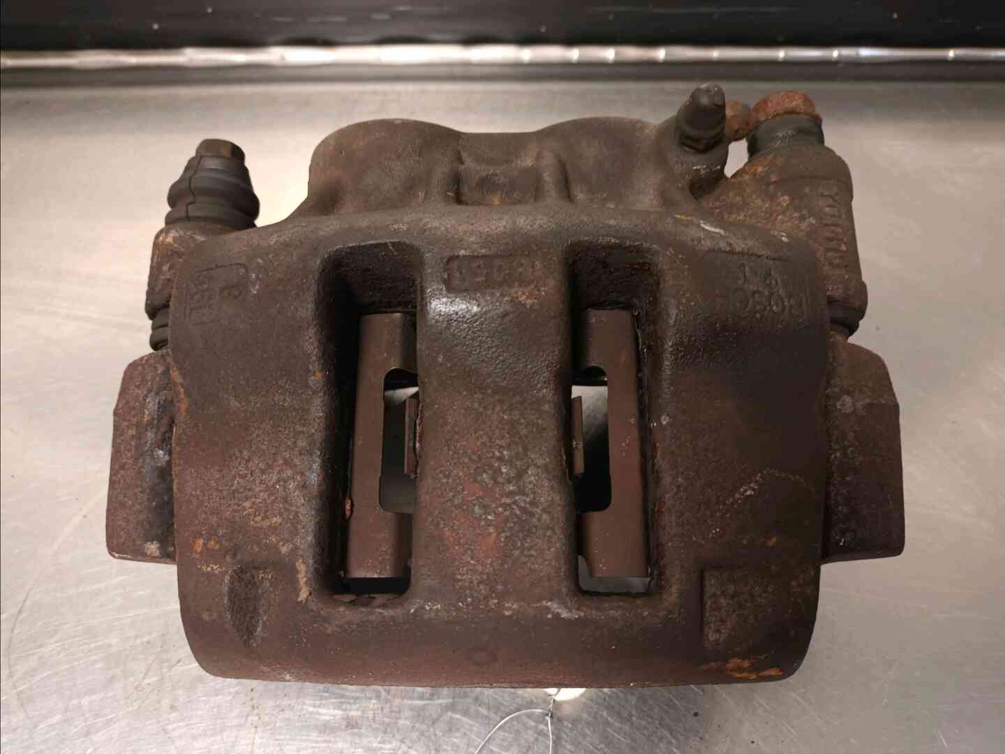 Etrier de frein avant gauche — RENAULT — MASTER II — PHASE 3 — OE 7701208012 — occasion garantie 2 ans