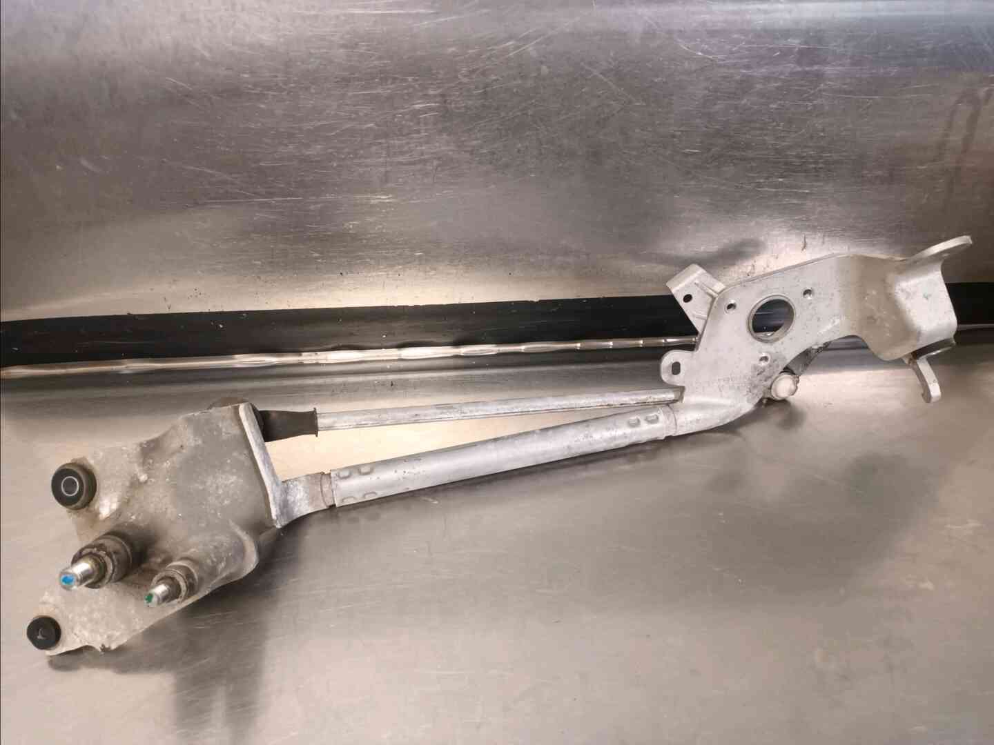 Mecanisme essuie-glace avant — PEUGEOT — ION — PHASE 1 — OE 6405RZ — occasion garantie 2 ans