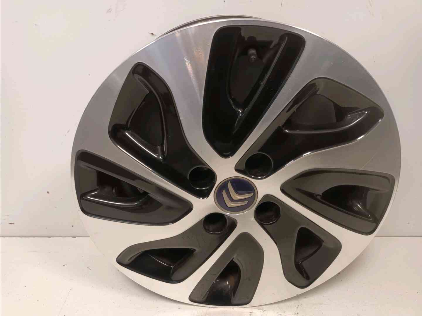 Jante aluminium — CITROEN — DS3 — PHASE 1 — OE 96771119XY — occasion garantie 2 ans