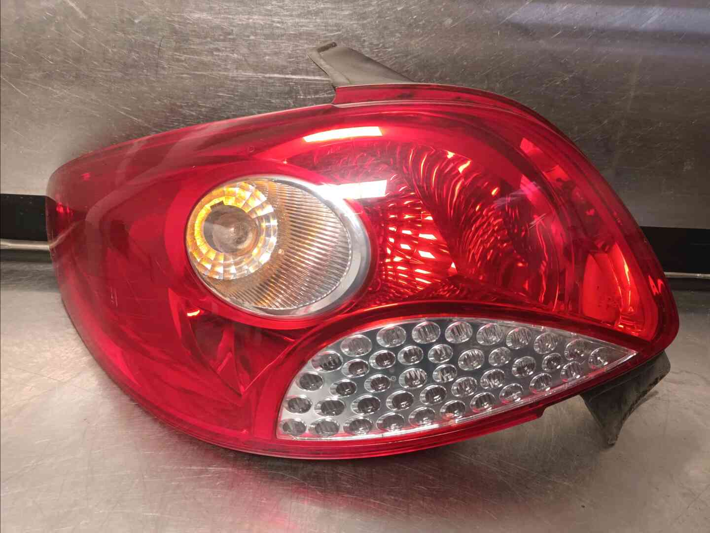 Feu arriere gauche — PEUGEOT — 206 + — PHASE 1 — OE 6350GV — occasion garantie 2 ans