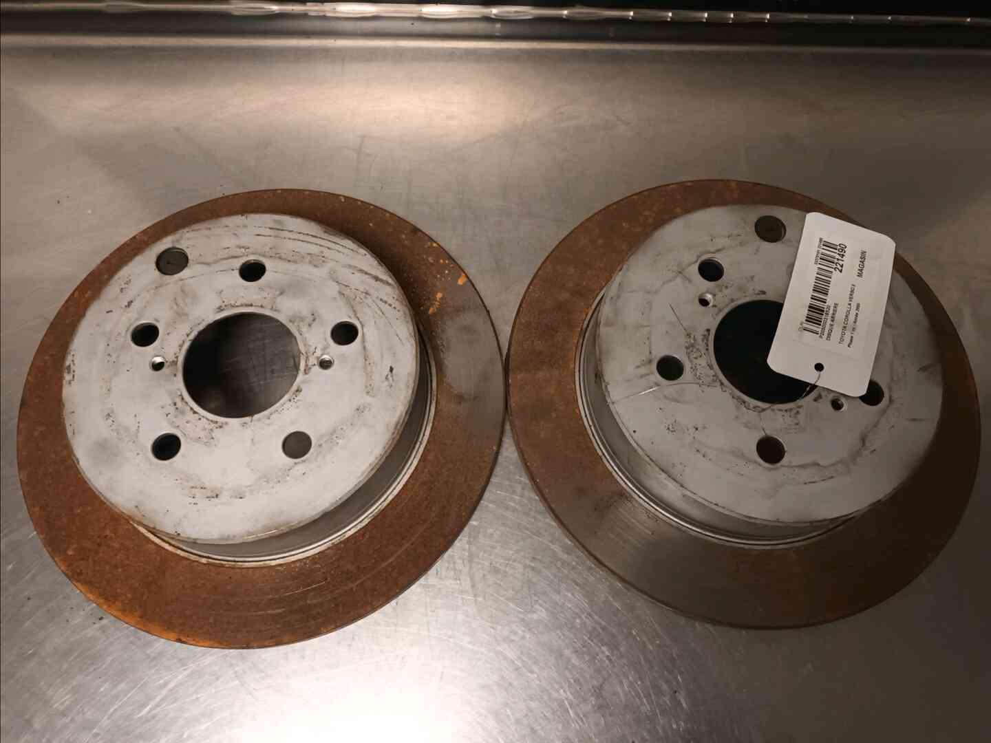 Disque de frein arriere — TOYOTA — COROLLA VERSO II — PHASE 1 — OE 424310F010 — occasion garantie 2 ans