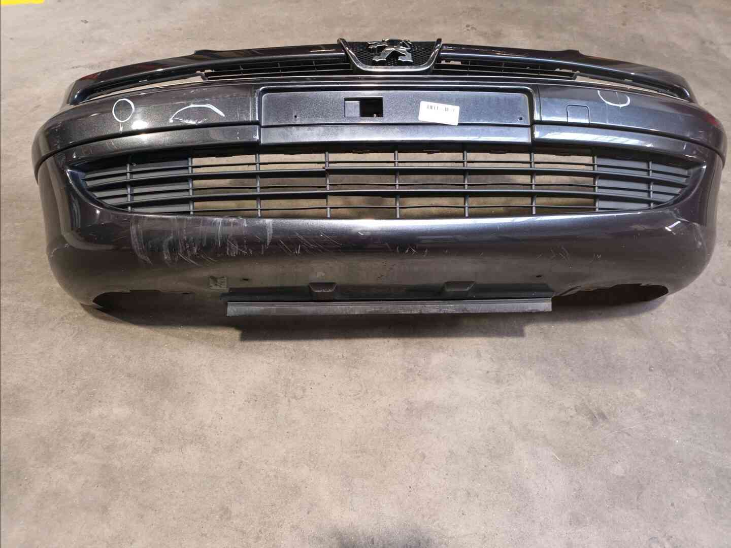 Pare-choc avant — PEUGEOT — 807 — PHASE 1 — OE 7401T5 — occasion garantie 2 ans