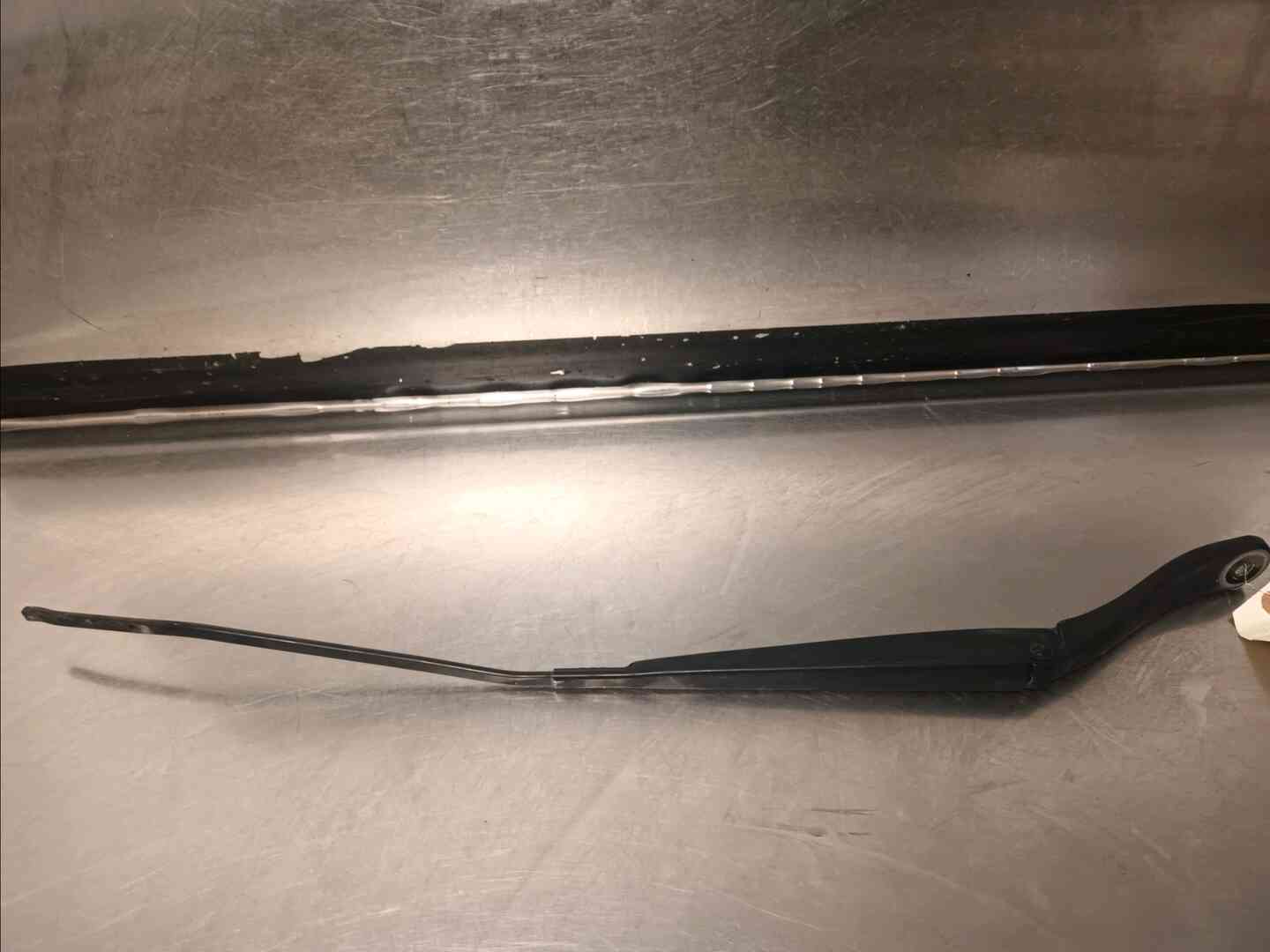 Bras essuie-glace avant gauche — CITROEN — JUMPY III — PHASE 1 SPACETOURER — OE 1615627180 — occasion garantie 2 ans