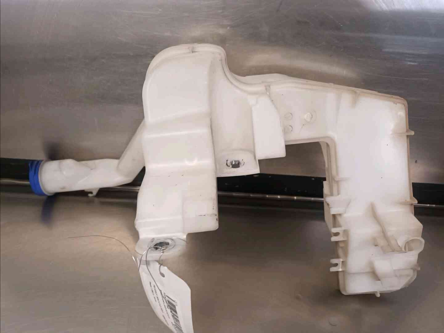 Reservoir lave-glace avant — PEUGEOT — 508 I — PHASE 1 — OE 6431Q7 — occasion garantie 2 ans