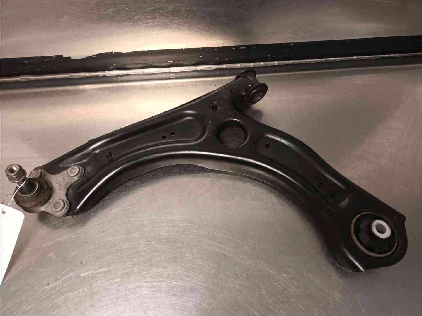 Triangle inferieur avant gauche — VOLKSWAGEN — T-CROSS — PHASE 1 — OE 2Q0407151D — occasion garantie 2 ans