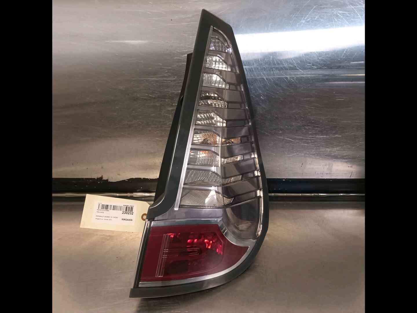 Feu arriere droit — RENAULT — SCENIC — PHASE 3 — OE 265508247R — occasion garantie 2 ans