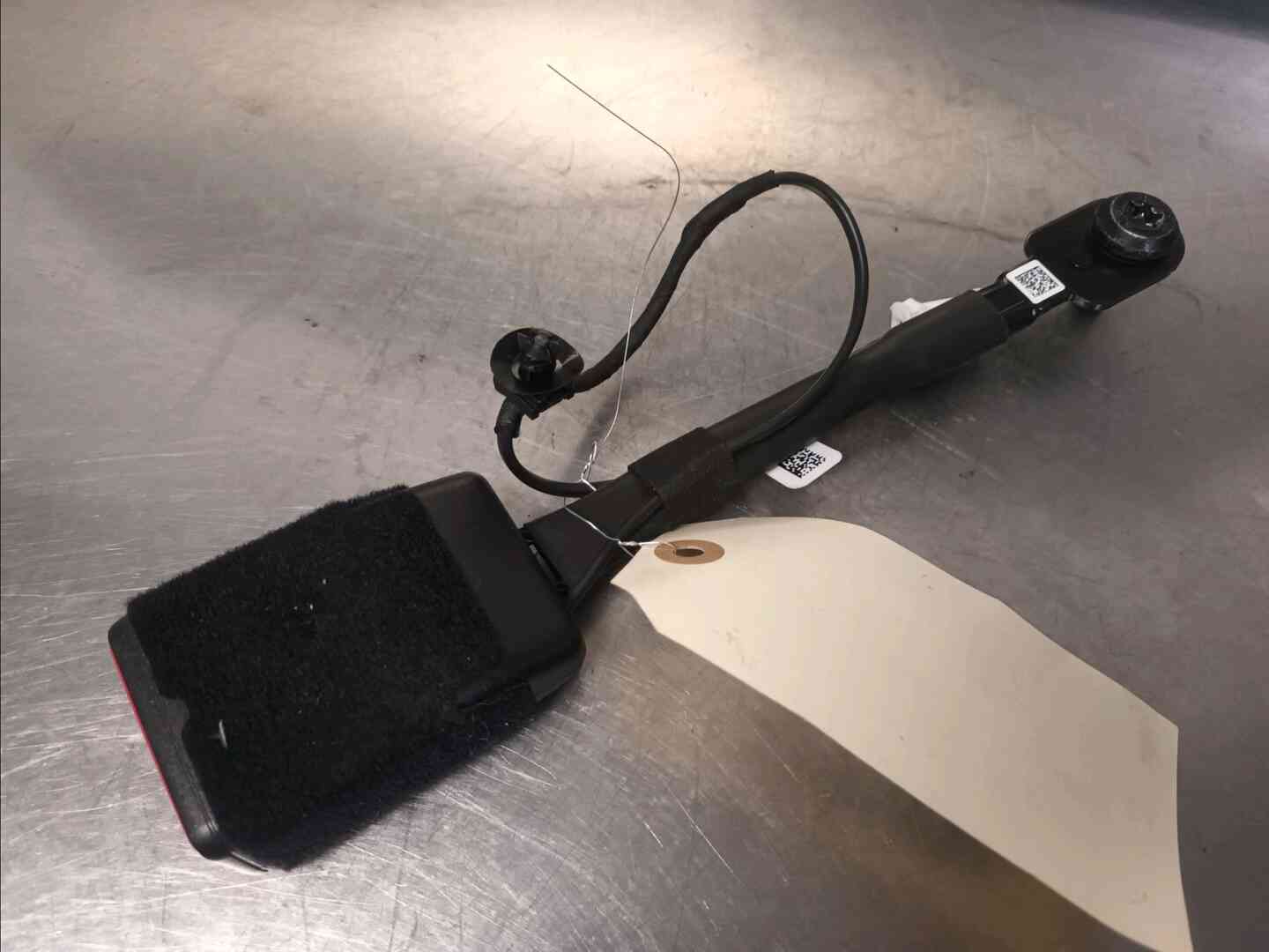 Ancrage ceinture avant droit — CITROEN — C3 AIRCR. — PHASE 1 — OE 98117105XT — occasion garantie 2 ans