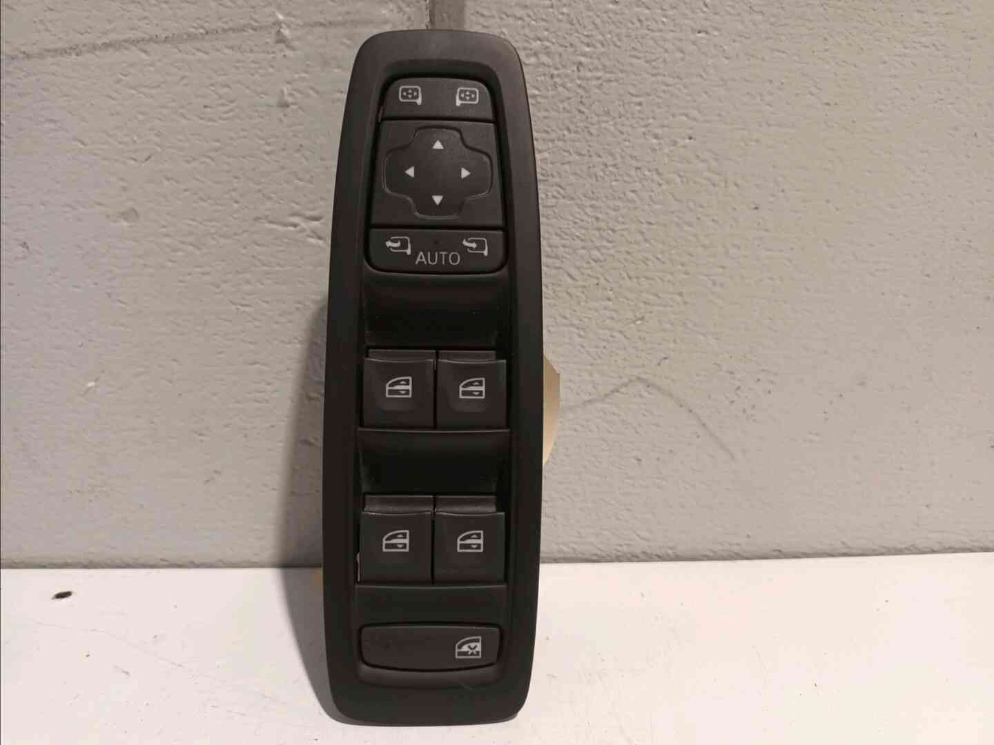 Commande leve-glace porte avant gauche — RENAULT — SCENIC IV — PHASE 1 LONG — OE 254012952R — occasion garantie 2 ans