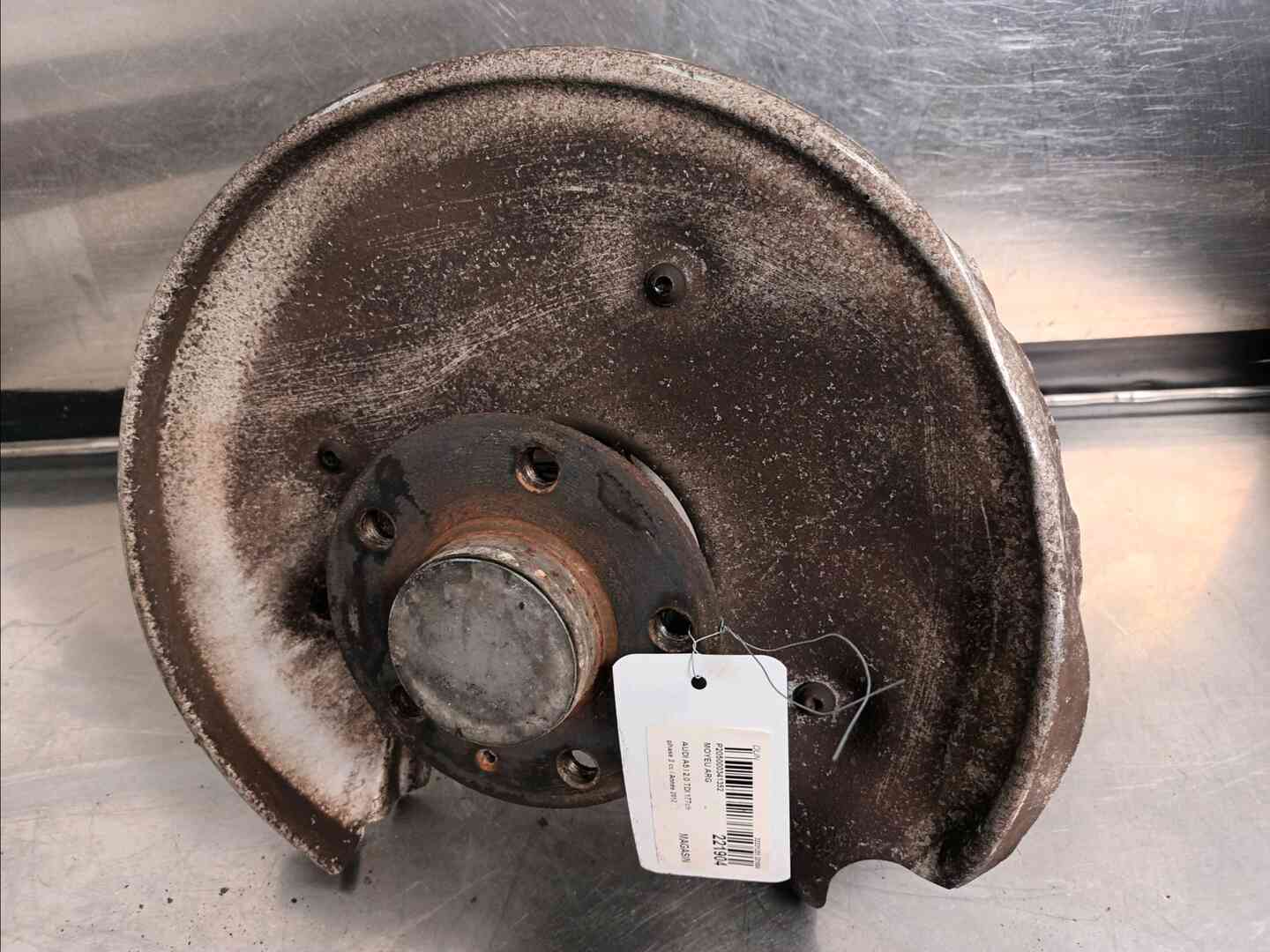 Moyeu arriere — AUDI — A5 I — PHASE 2 — OE 8W0598611B — occasion garantie 2 ans