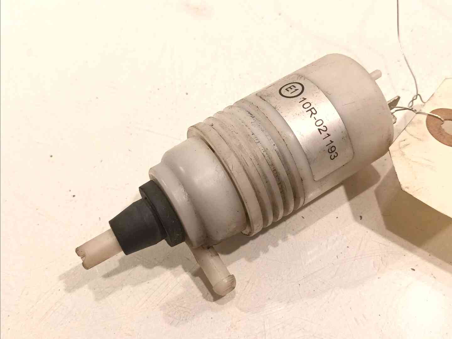 Pompe lave-glace avant — RENAULT — LAGUNA I — PHASE 2 — OE 7700430702 — occasion garantie 2 ans