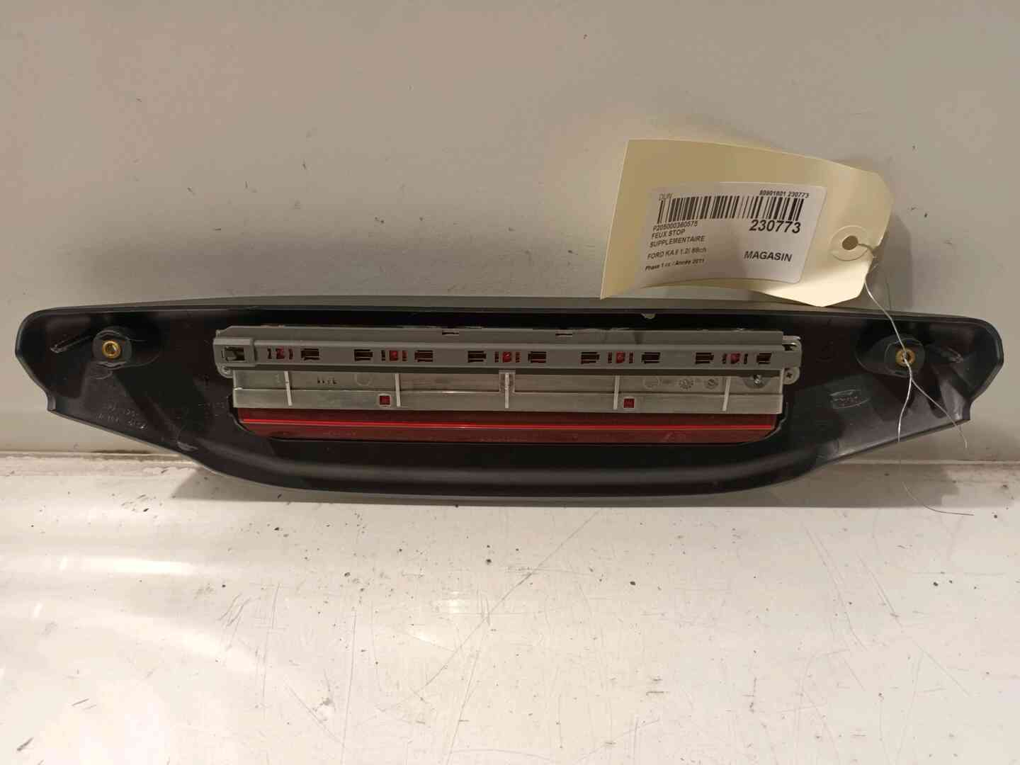 3eme feu stop supplementaire — FORD — KA II — PHASE 1 — OE 1579398 — occasion garantie 2 ans