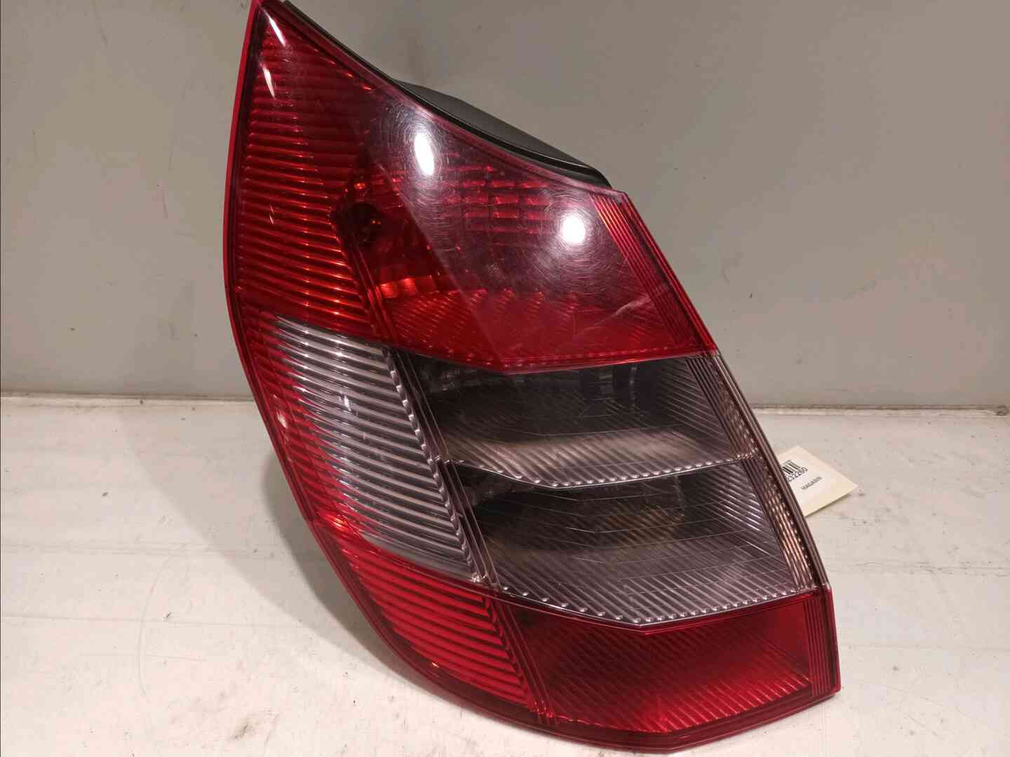 Feu arriere gauche — RENAULT — SCENIC II — PHASE 1 — OE 8200127704 — occasion garantie 2 ans