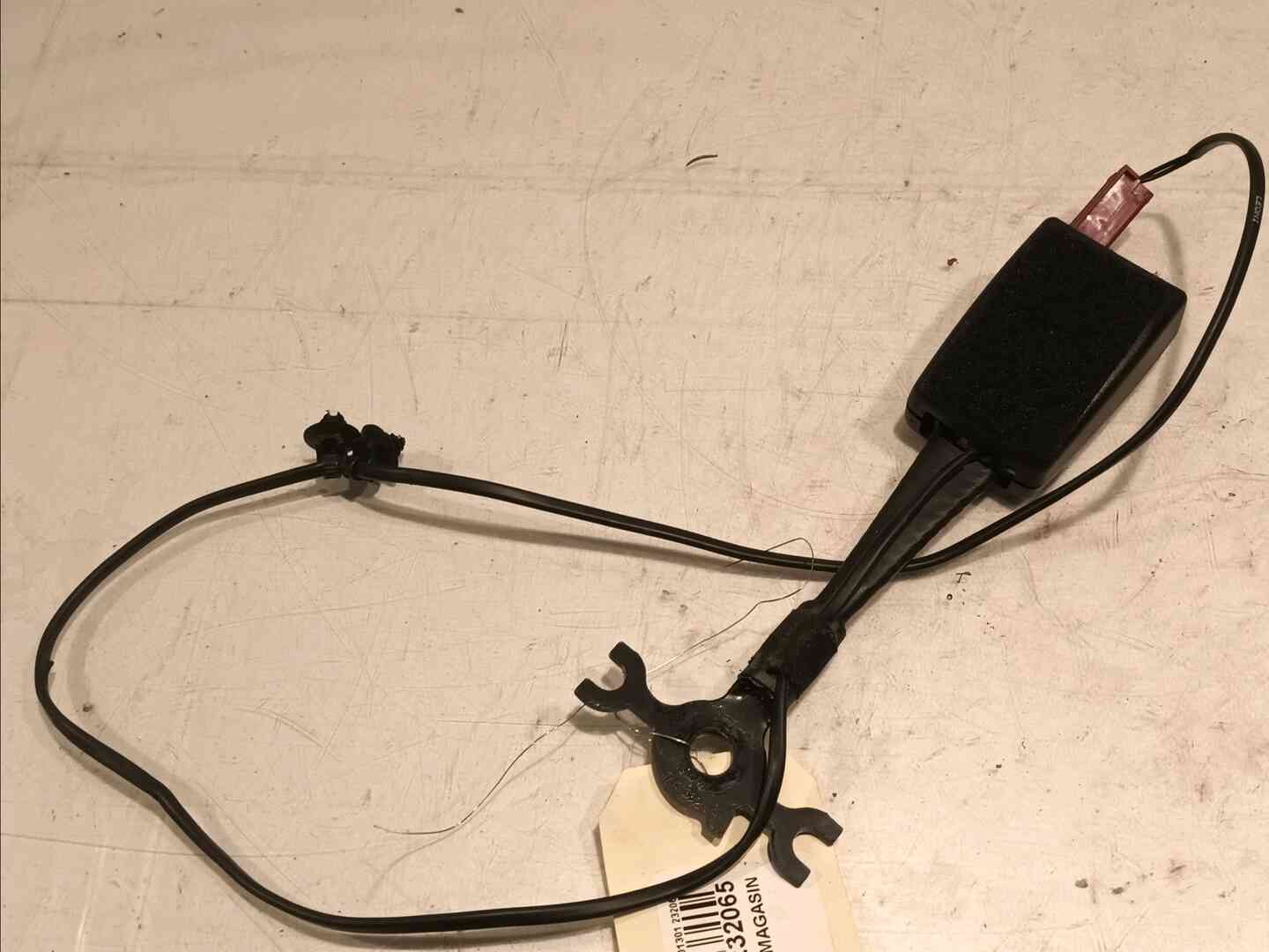 Ancrage ceinture avant gauche — FORD — MONDEO — PHASE 1 SW — OE 1778752 — occasion garantie 2 ans