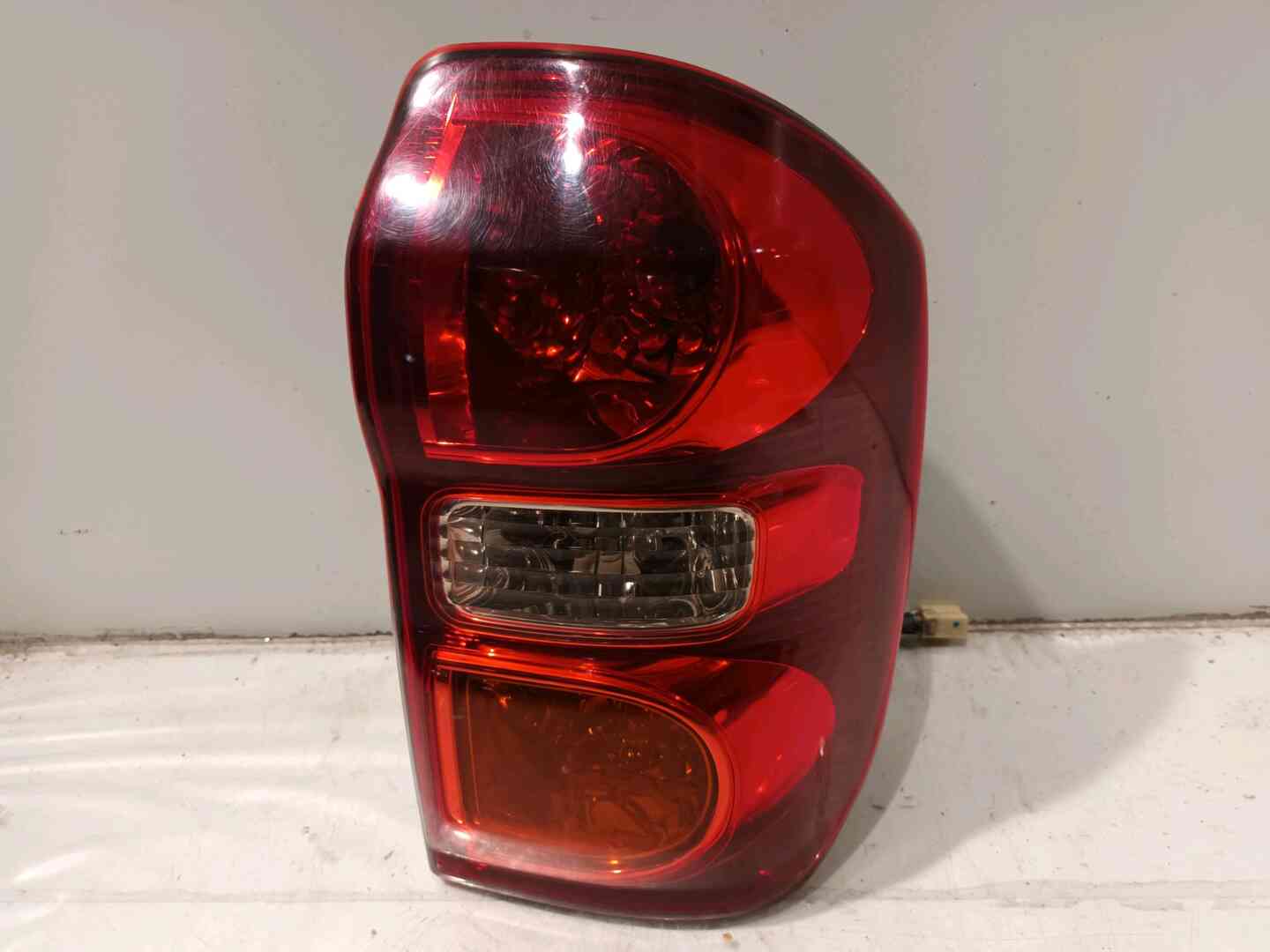 Feu arriere droit — TOYOTA — RAV4 II — PHASE 2 — OE 8155142040 — occasion garantie 2 ans