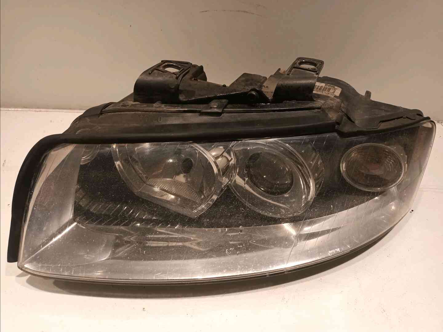 Phare gauche — AUDI — A4 — PHASE 1 — OE 8E0941029C — occasion garantie 2 ans