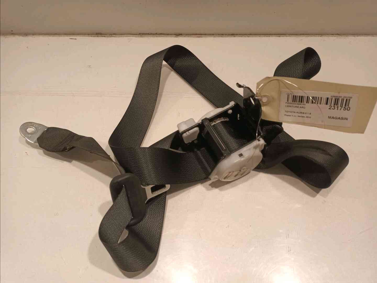 Ceinture arriere droite — TOYOTA — AURIS II — PHASE 1 — OE 7336002550C0 — occasion garantie 2 ans